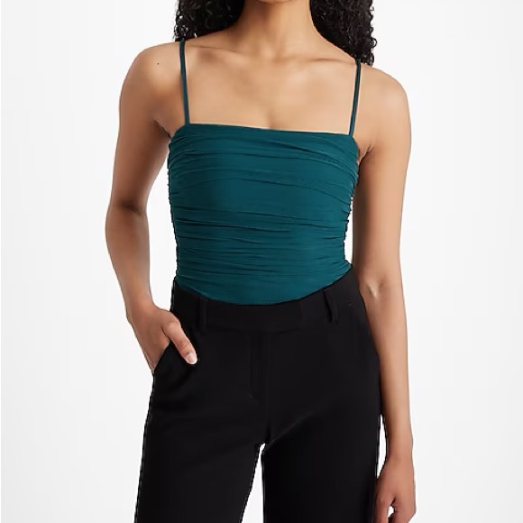 Body contour compression top (M) - Picture 1 of 6